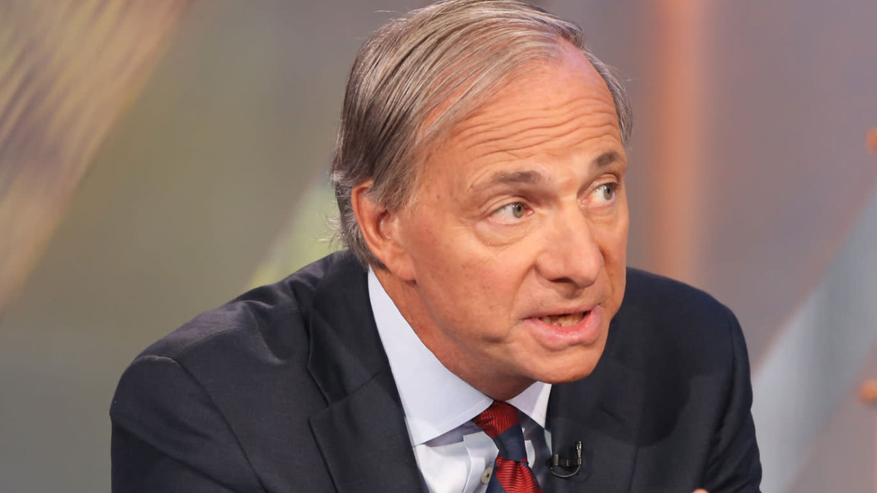 Billionaire Hedge Fund Manager Ray Dalio Still Concerned Government Will Outlaw Cryptocurrency