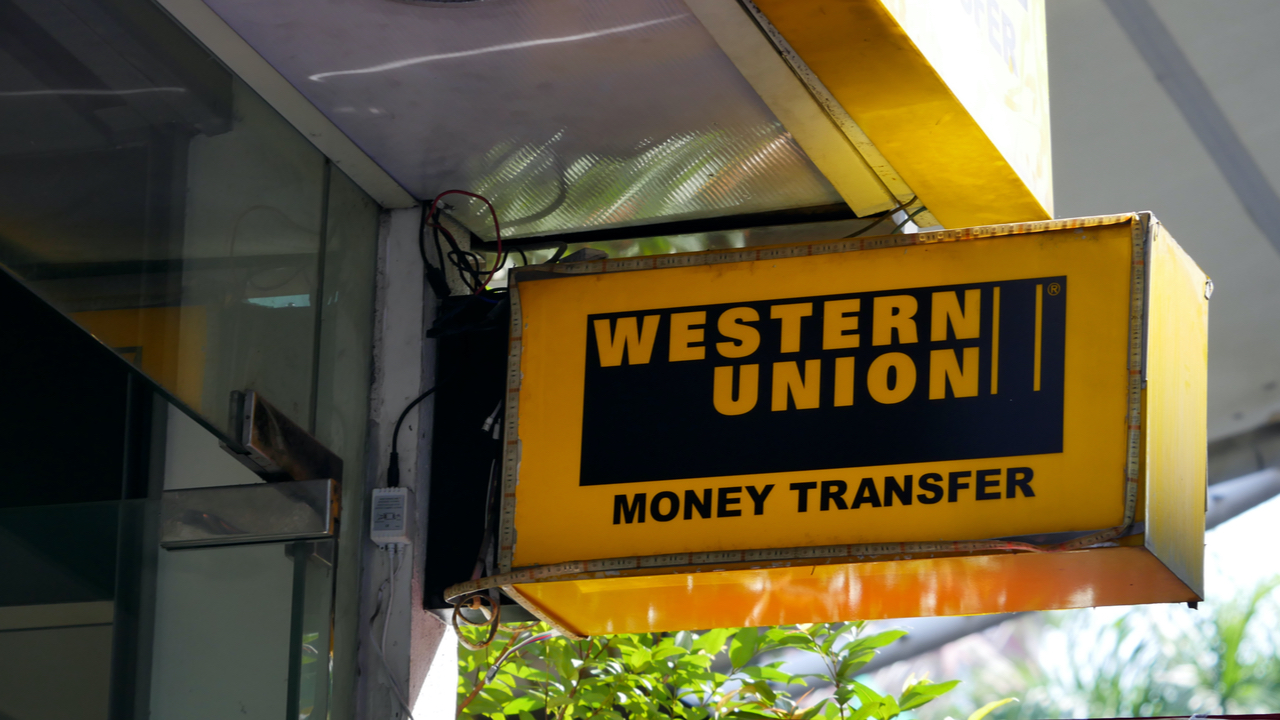 Report Says Western Union Could Lose $400M if El Salvador's Chivo Bitcoin Wallet Gains Traction, Tim Berners-Lee Weighs In