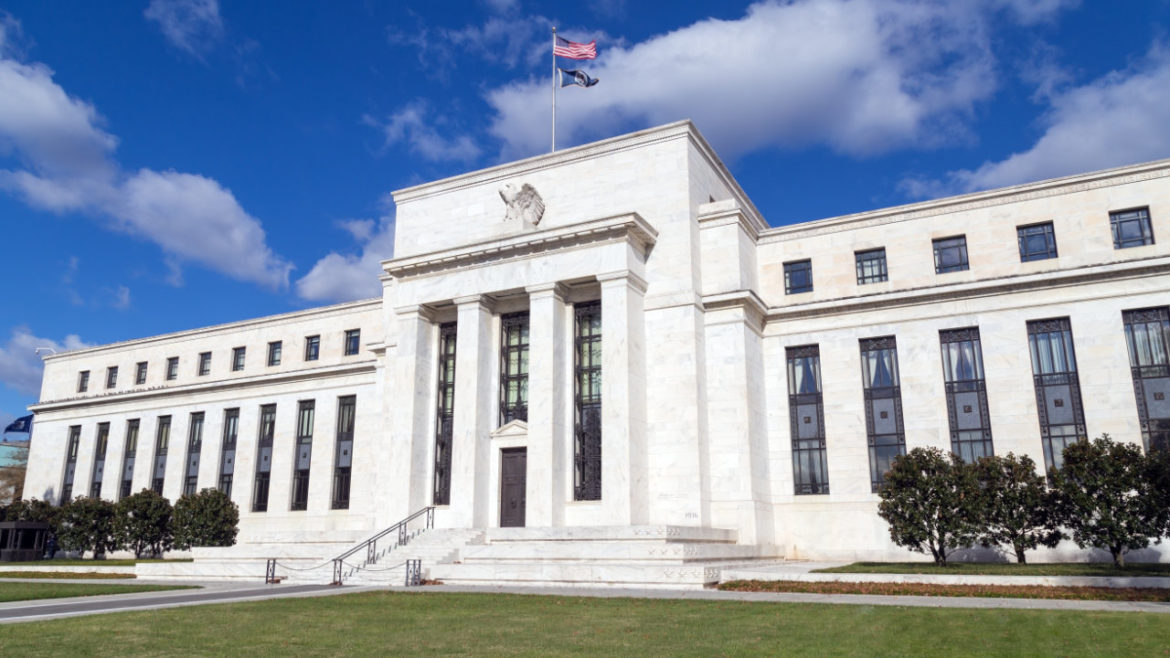 Federal Reserve Governor Argues Against Subjecting Stablecoins to Full Banking Regulation