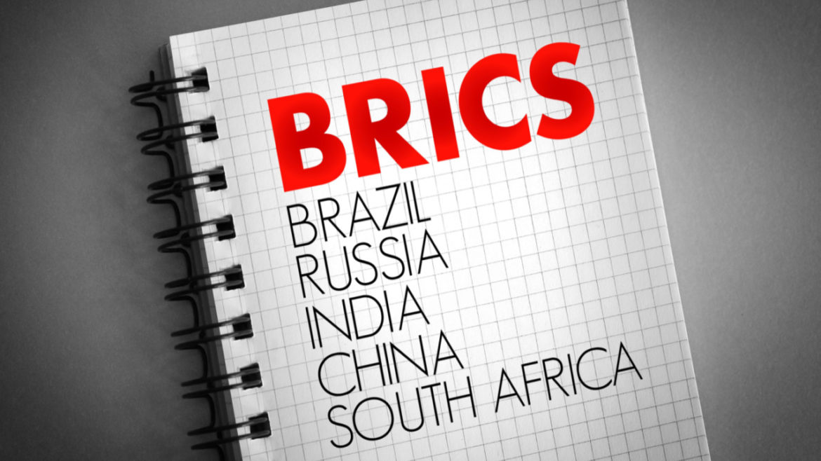 Analysts: BRICS Currency Meant to Rival USD, Trump Warns of Depression as Kiyosaki Predicts Bond Crash, Waits to Buy Bitcoin — Bitcoin.com News Week in Review