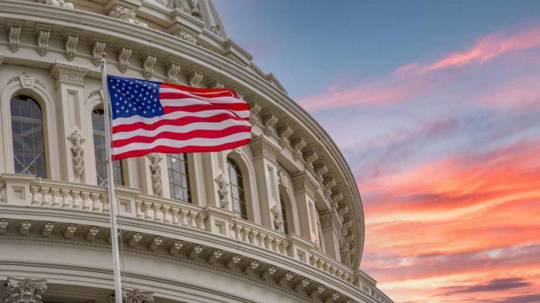 US Senator Urges Congress to Pass Her Crypto Bill — Claims It Would’ve Prevented FTX Bankruptcy