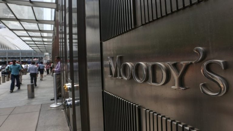 Moody's on De-Dollarization: Rating Agency Labels US Debt Default a 'Near-Term Danger to the Dollar's Position'